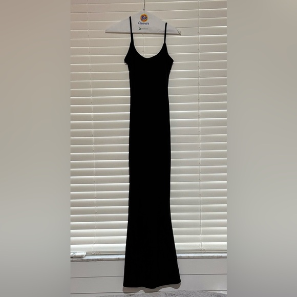 Black Sleeveless Spaghetti Strap Bodycon Maxi Dress - Picture 1 of 1